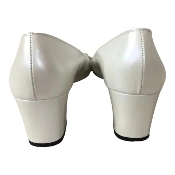 Salvatore Ferragamo Pearl White Heels Size 9AA - Picture 8 of 11